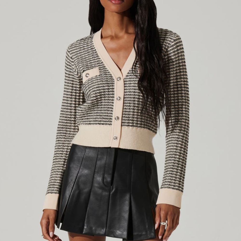 NWT ASTR the Label Striped Women's Sweater L